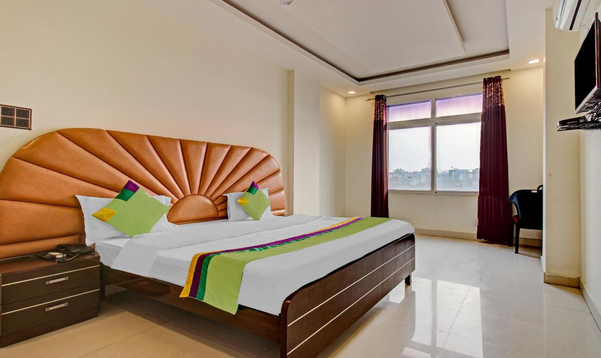 Treebo Silver Grand New Agreement Lucknow Bagian luar foto