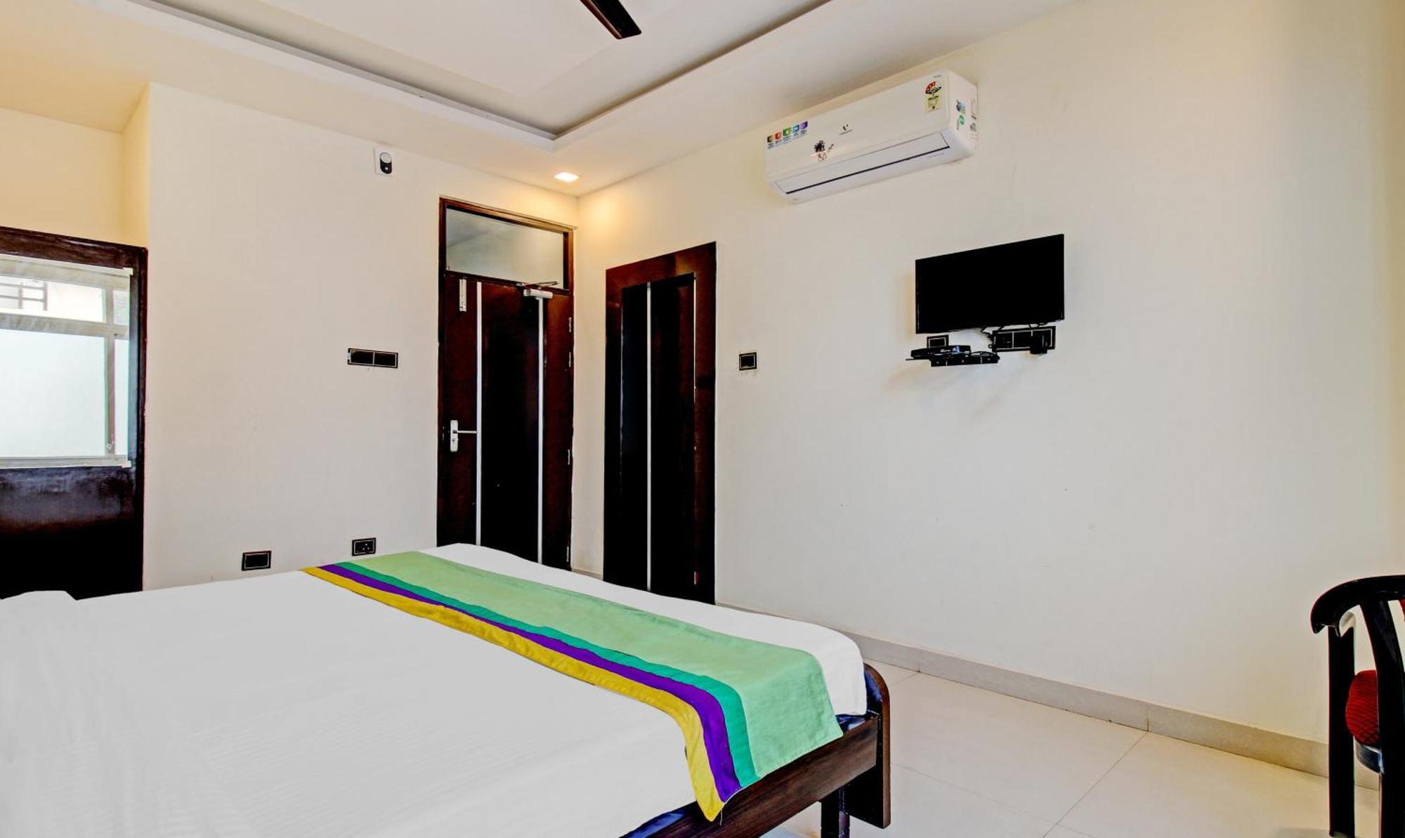 Treebo Silver Grand New Agreement Lucknow Bagian luar foto