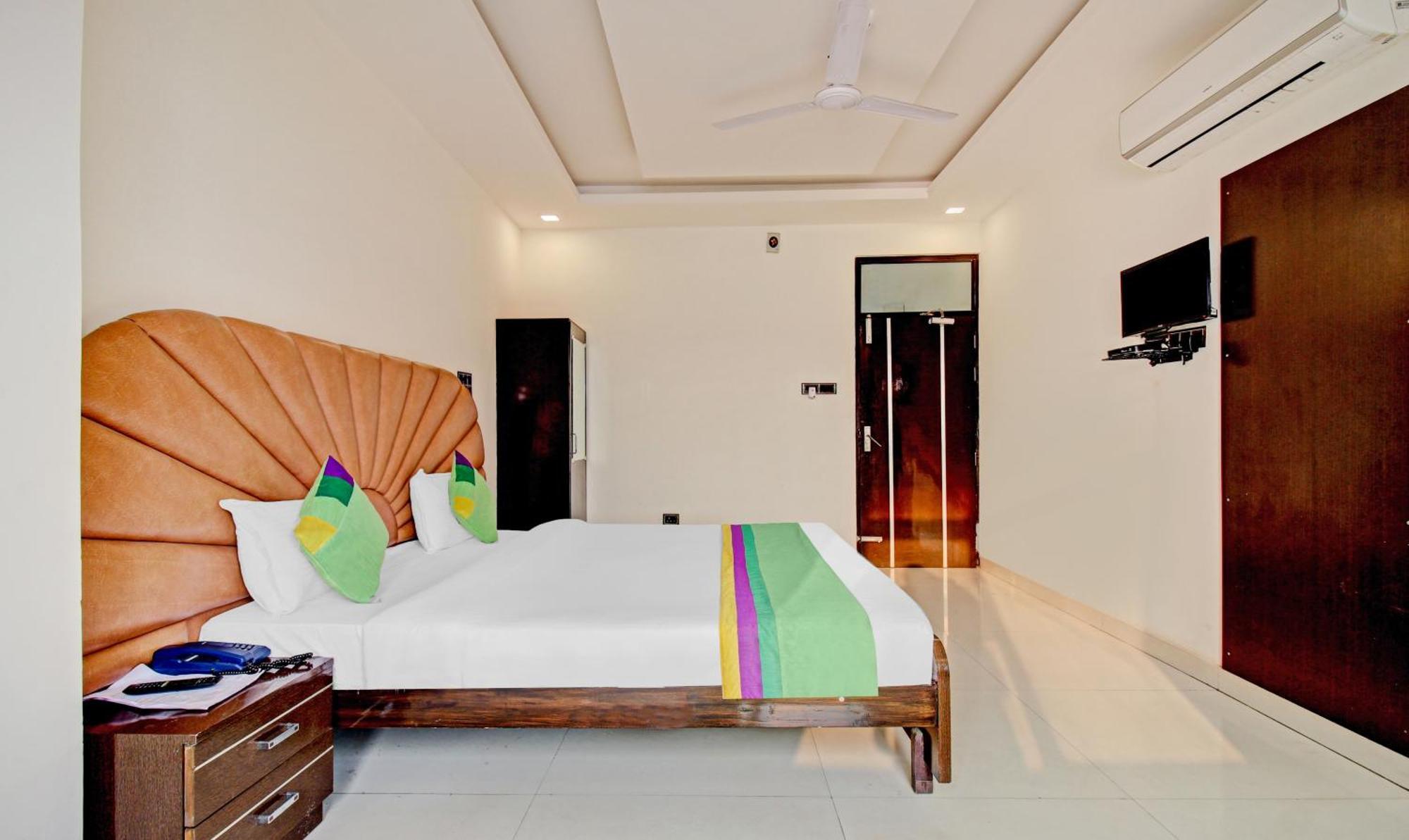 Treebo Silver Grand New Agreement Lucknow Bagian luar foto