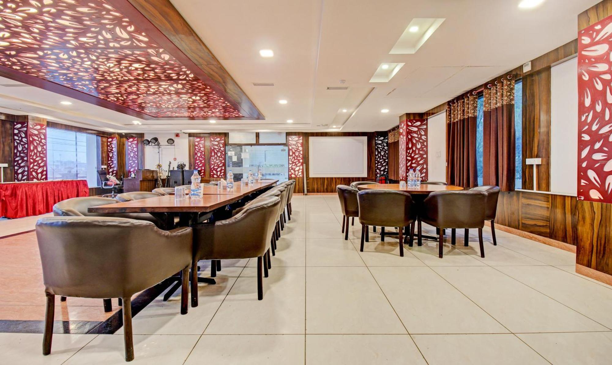 Treebo Silver Grand New Agreement Lucknow Bagian luar foto