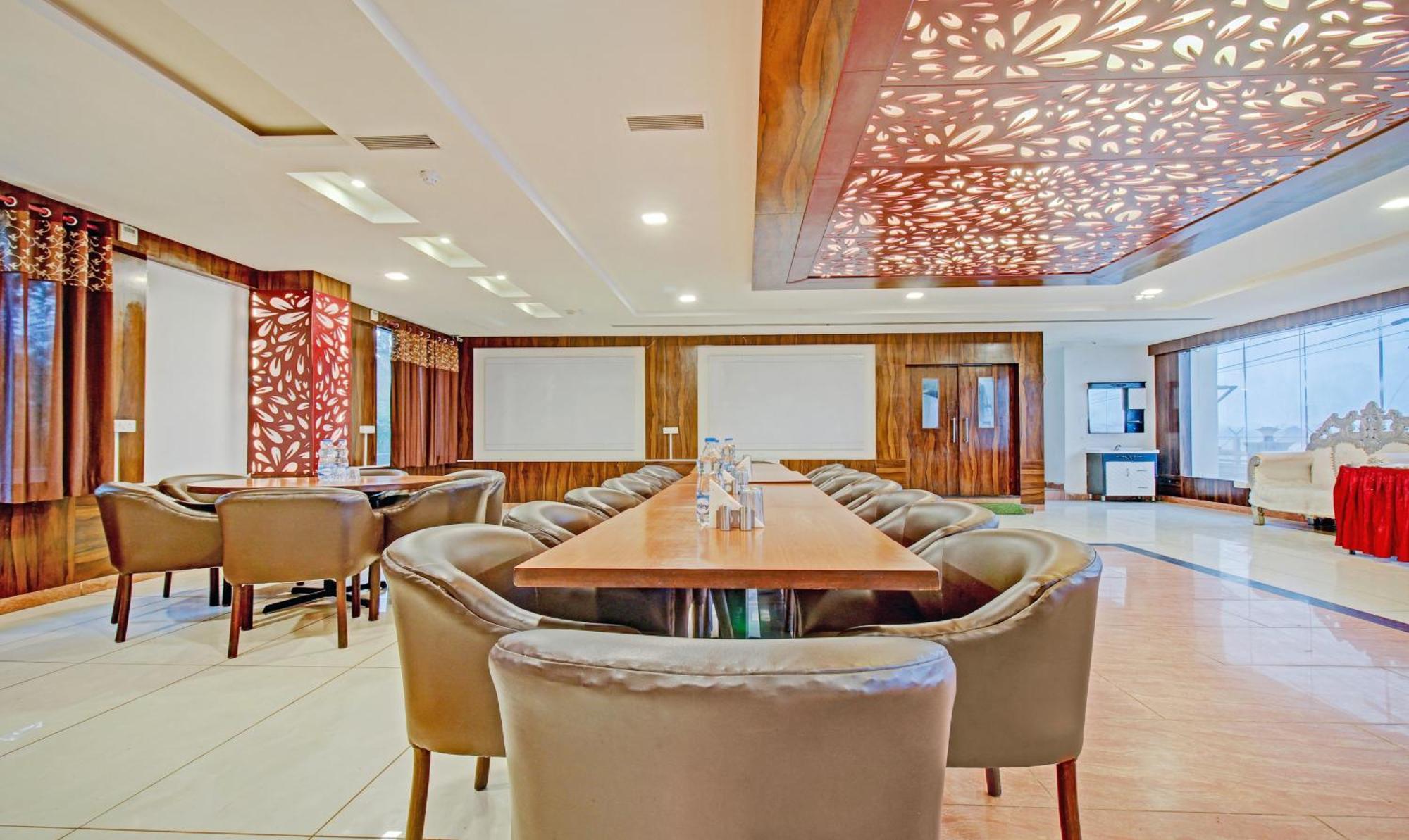 Treebo Silver Grand New Agreement Lucknow Bagian luar foto