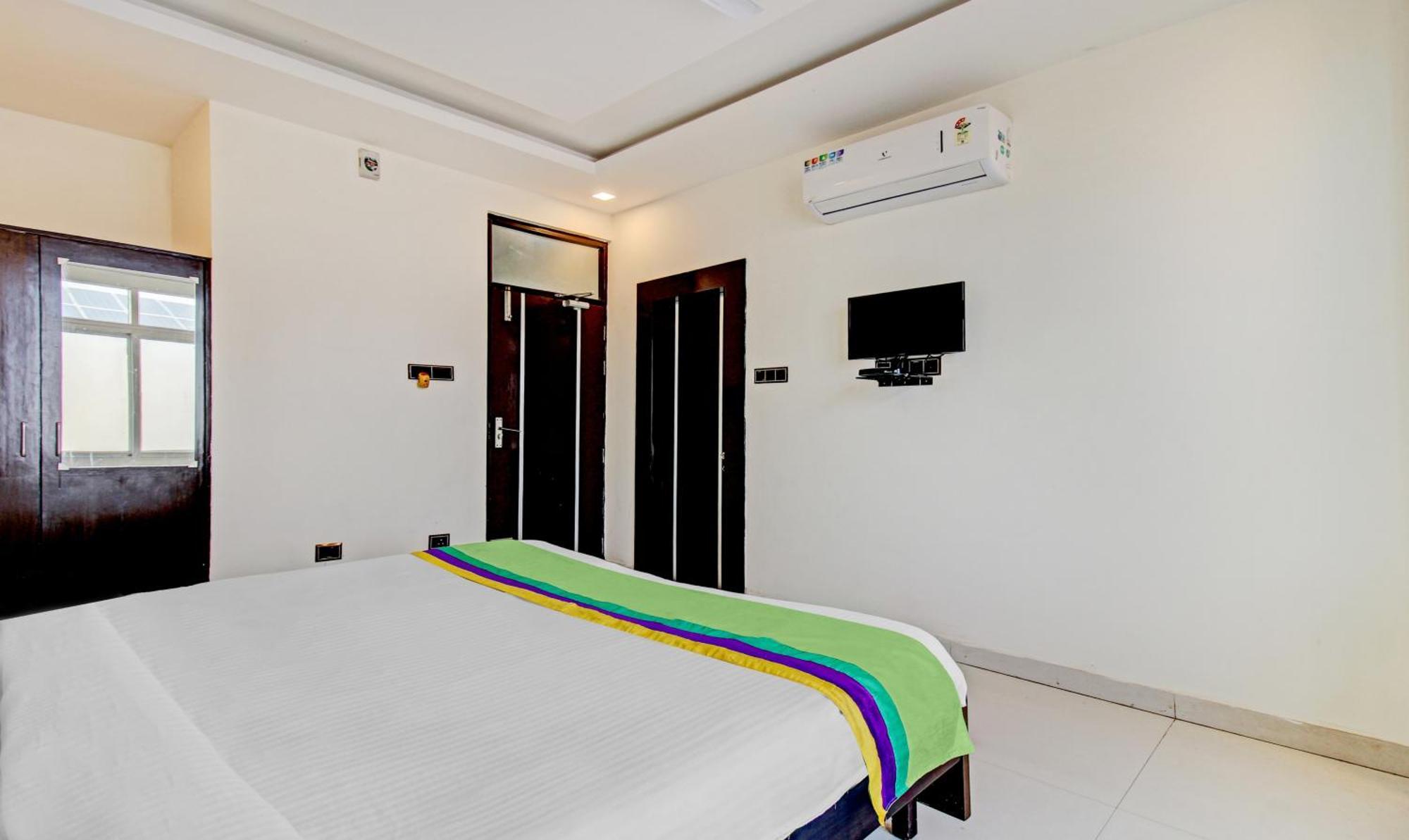 Treebo Silver Grand New Agreement Lucknow Bagian luar foto