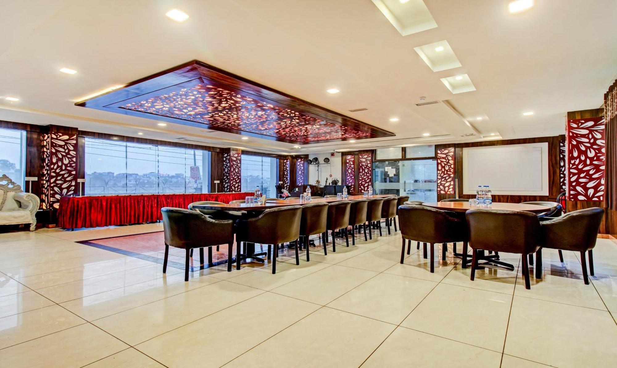 Treebo Silver Grand New Agreement Lucknow Bagian luar foto